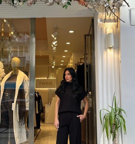 Siyah dik yaka örme spor takım