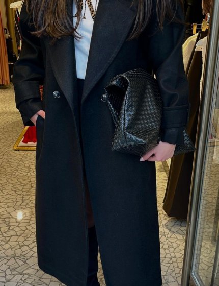 Siyah uzun kaşe kaban