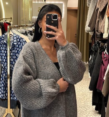 Gri Yumuşak Dokulu Dökümlü Triko Hırka