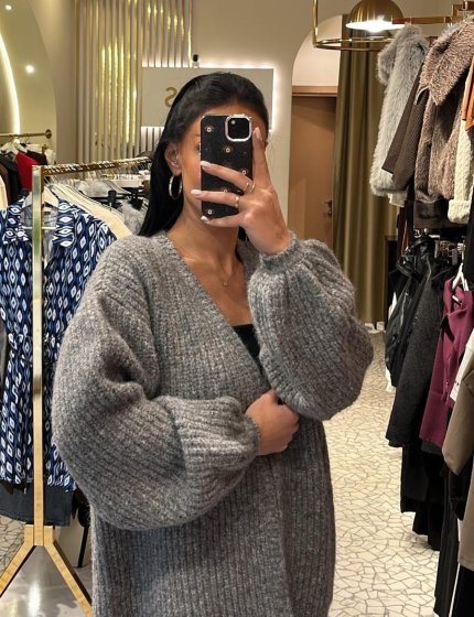 Gri Yumuşak Dokulu Dökümlü Triko Hırka