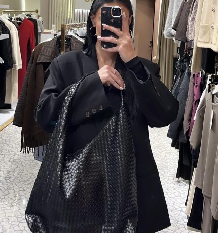 Siyah örgü desenli deri görünümlü büyük omuz çantası